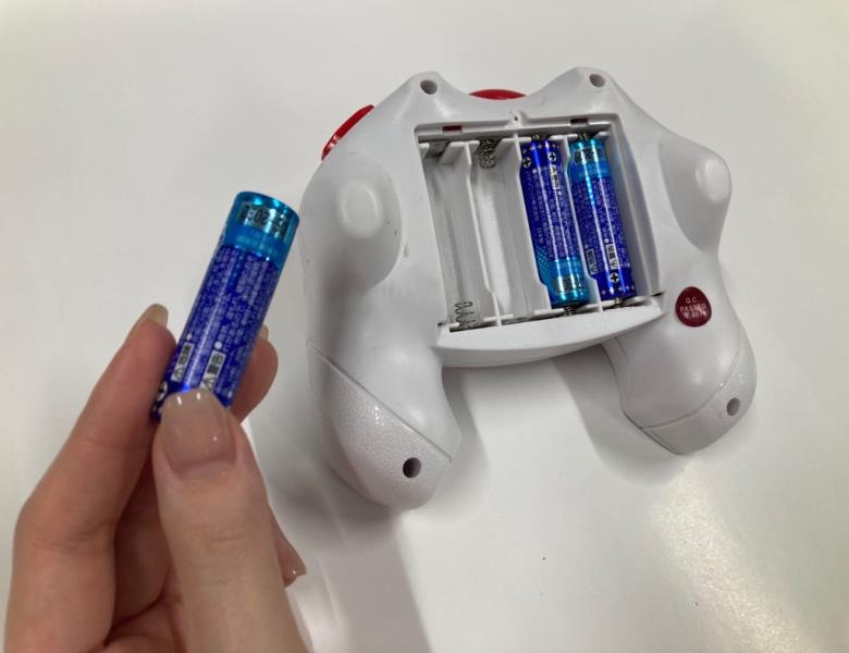 電池を外せる小型家電2