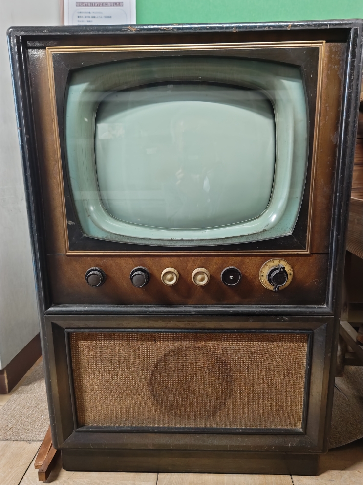 白黒テレビ写真